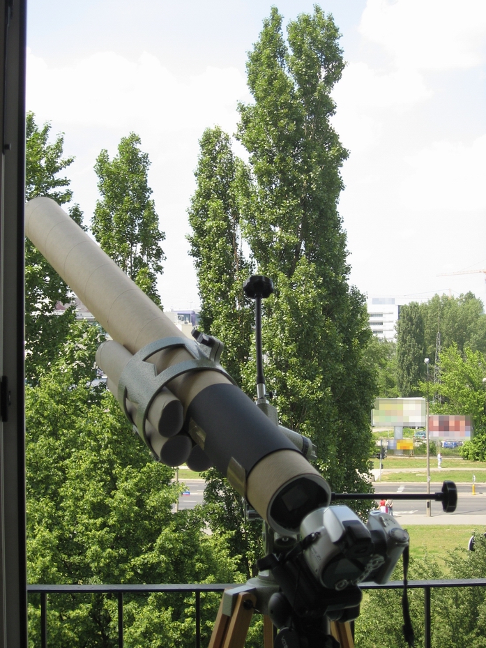 spektroskop przygotowany do fotografowania widma słonecznego