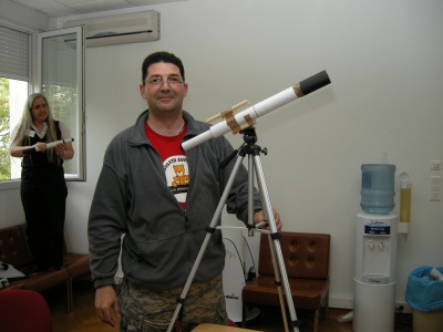 The 10 kit-model telescope with tripod